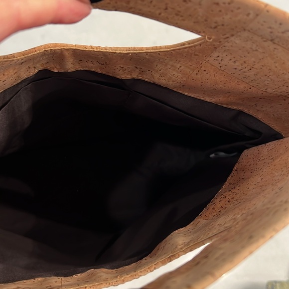 Cork Handbag with Cutout Handle - Picture 4 of 5
